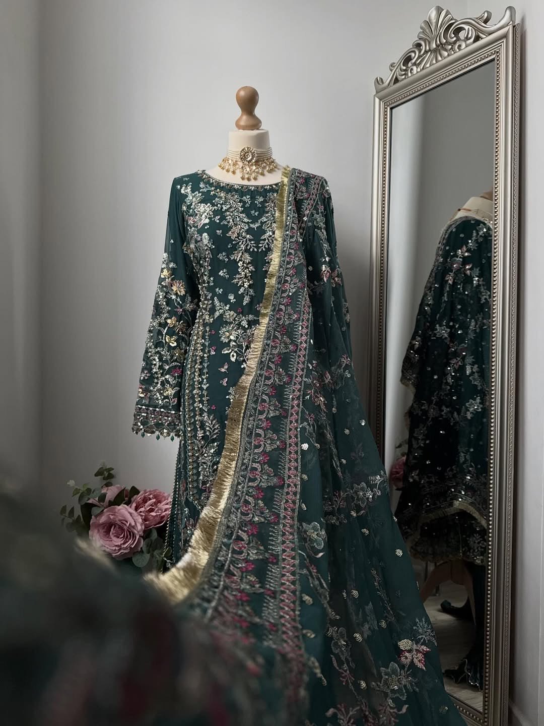 Regal ishq E mehaq Designer Suit Set 1090