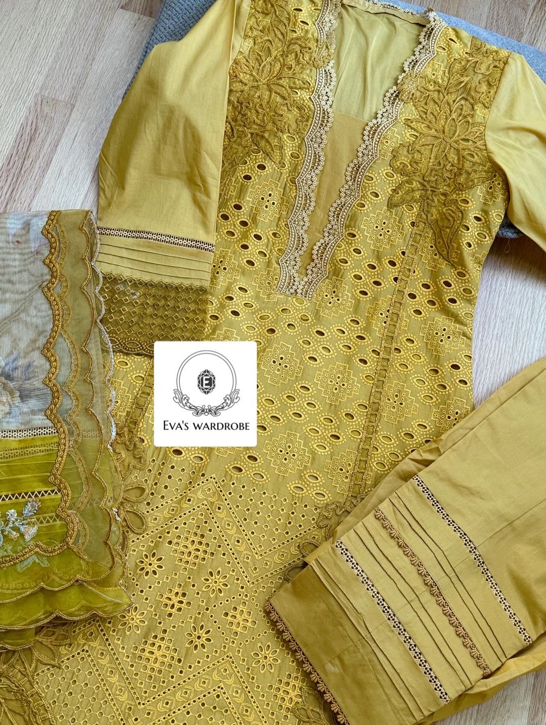 Pakistani Premium Bespoke Tailored Suit 002