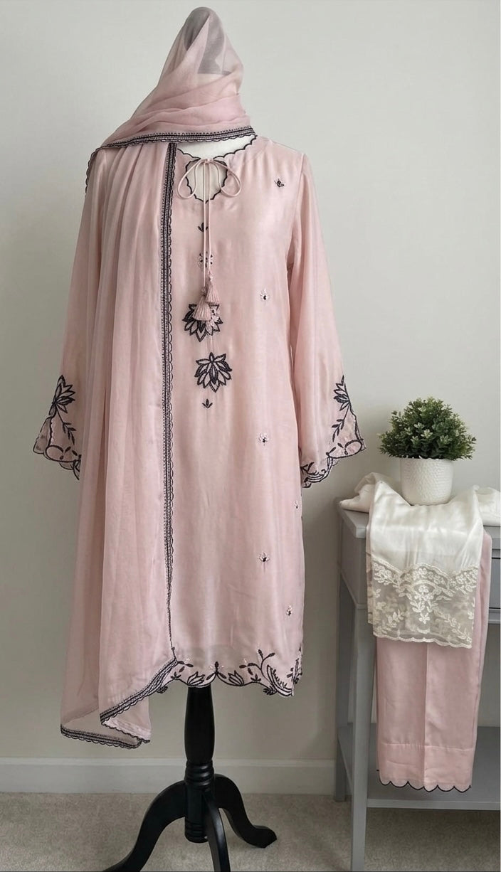 Zarin Eid pret