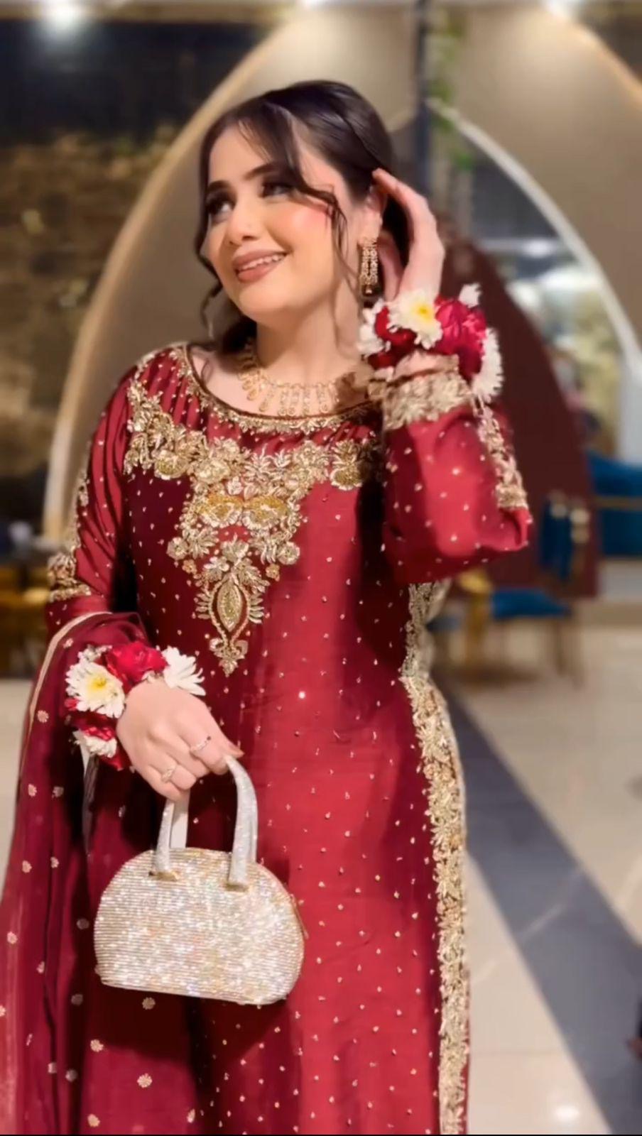 Elegant Embroidered Georgette Outfit 140255