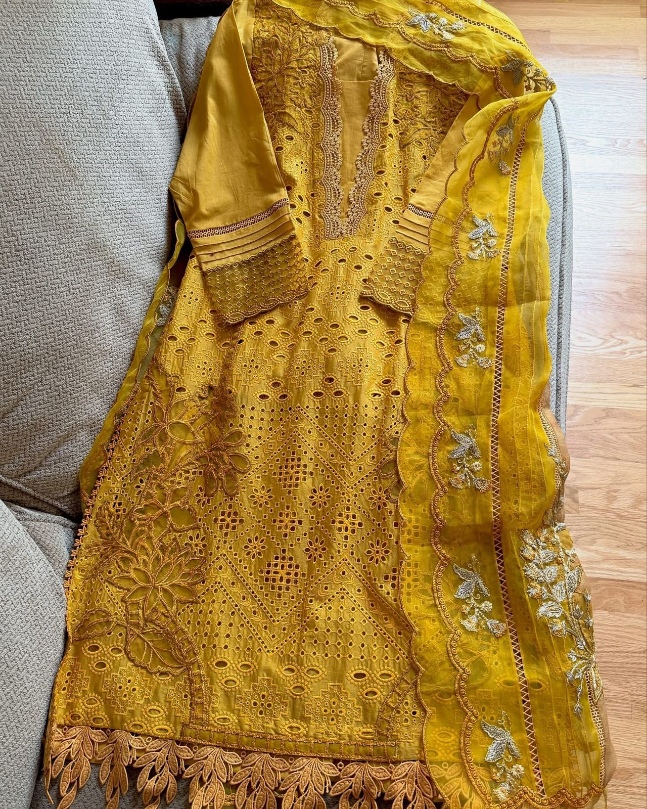 Pakistani Premium Bespoke Tailored Suit 002