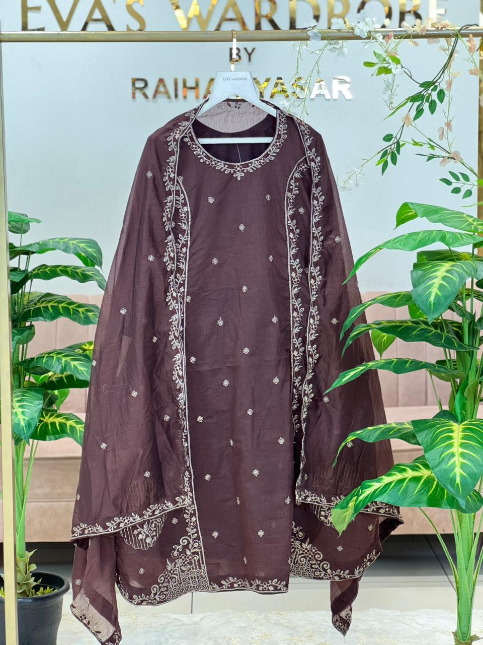 Elegance Embroidered Festive Suit Set 1145