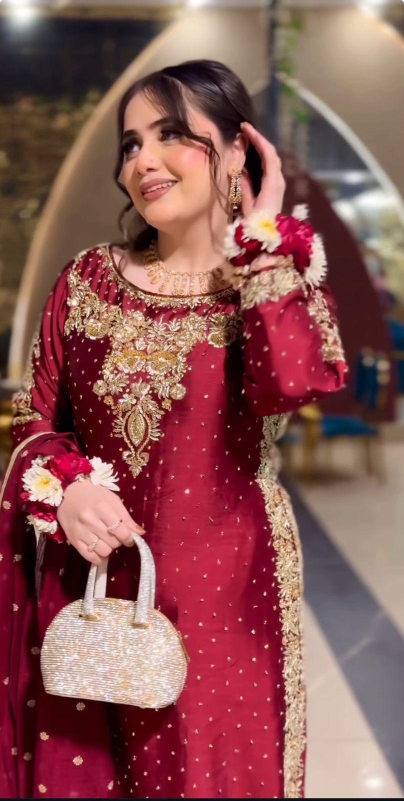 Elegant Embroidered Georgette Outfit 140255