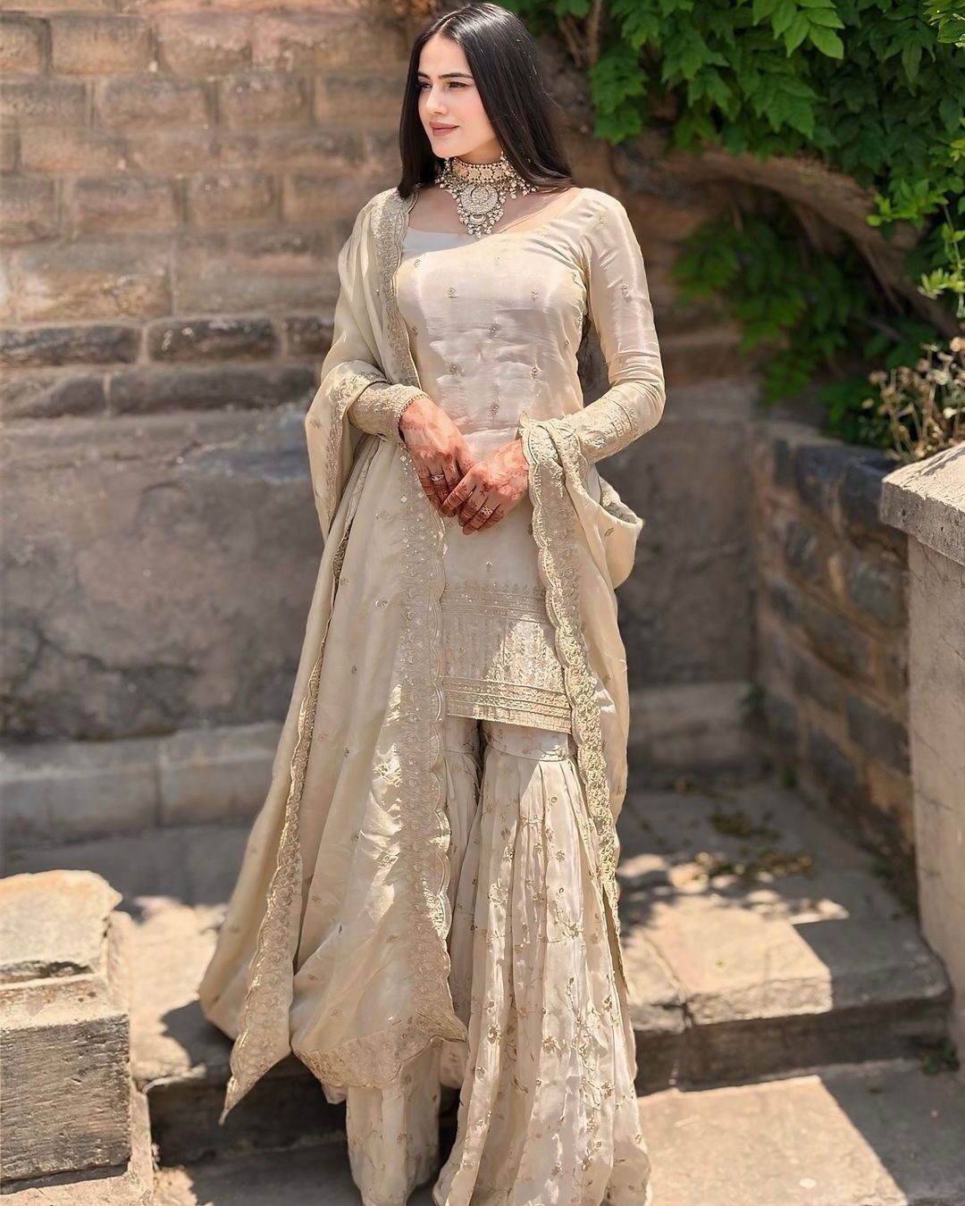 Evas Exclusive Designer Suit 182