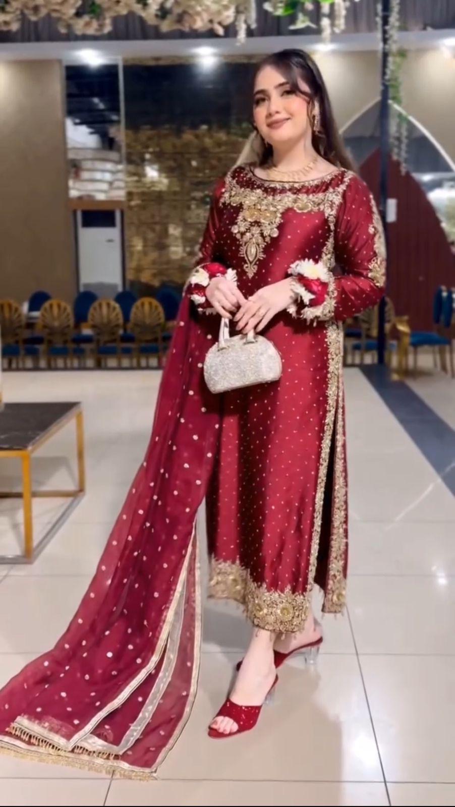 Elegant Embroidered Georgette Outfit 140255