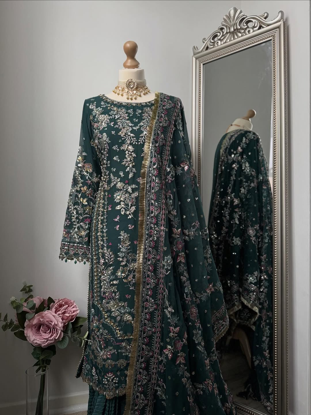 (Regal ishq E mehaq Designer Suit Set 1090