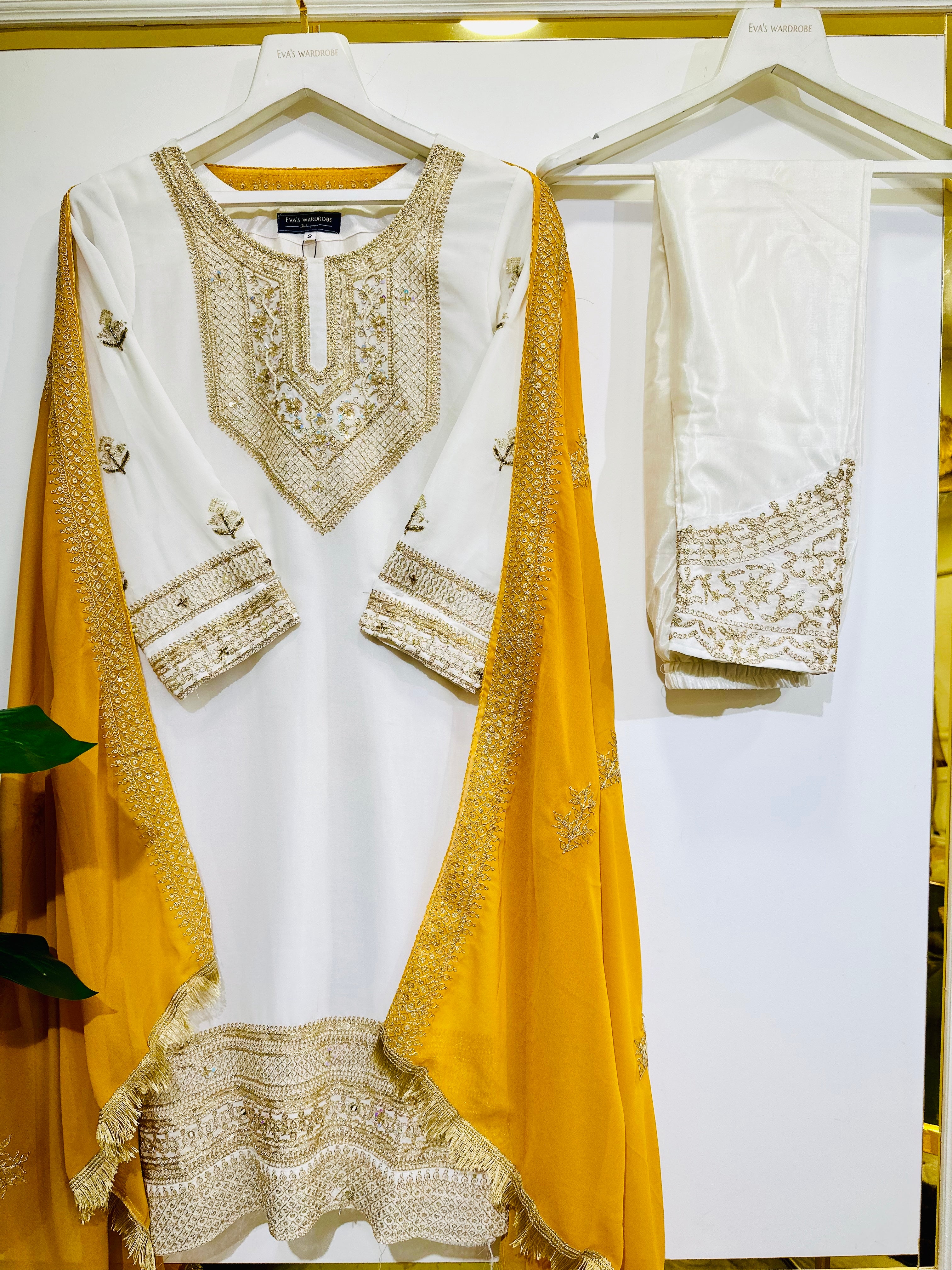 Hala Noor Formal. 01214