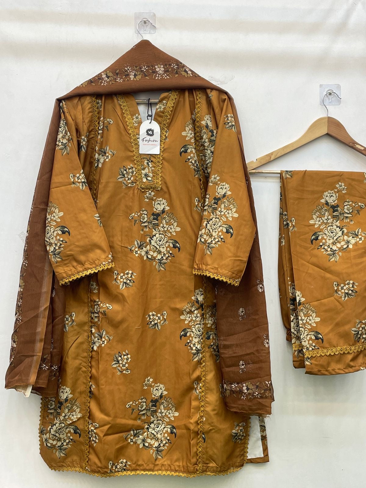 Evas Pakistani minimalistic casuals