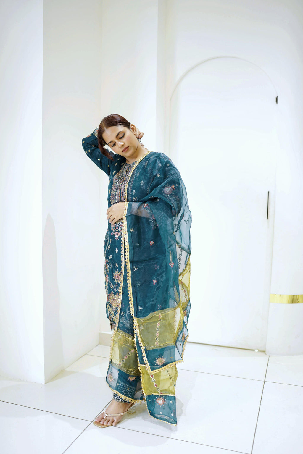 Exquisite Elegance-12019