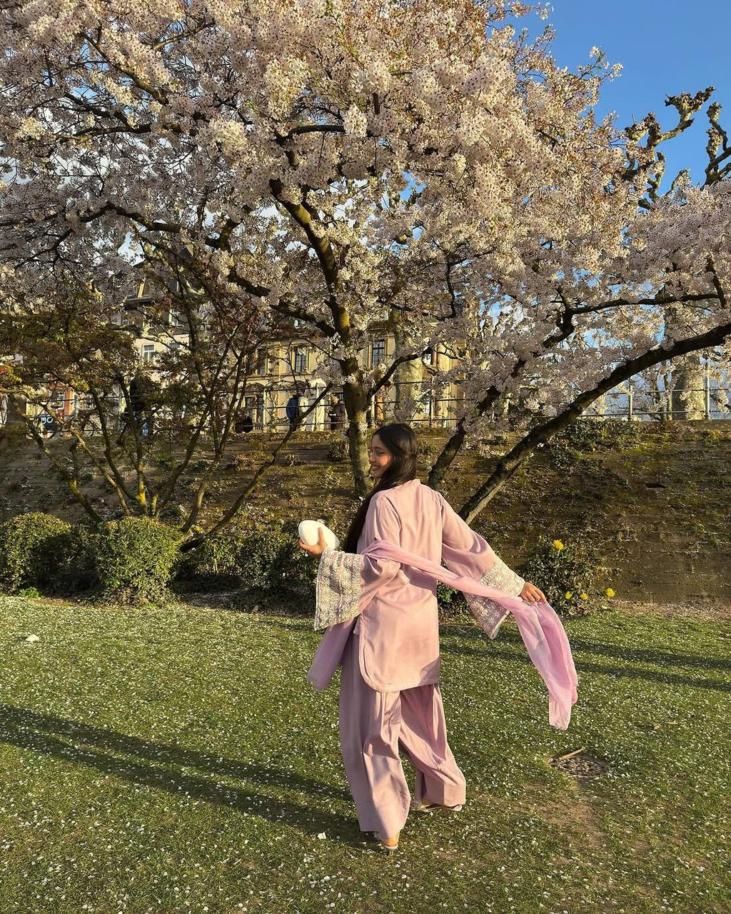 Eva Regal Aura Farshi Palazzo Set