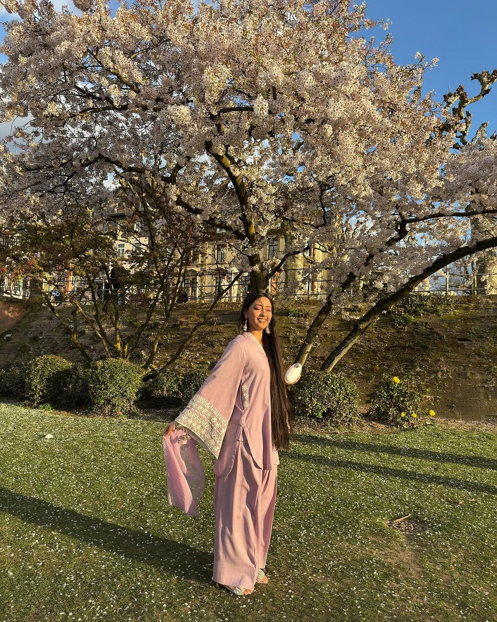 Eva Regal Aura Farshi Palazzo Set