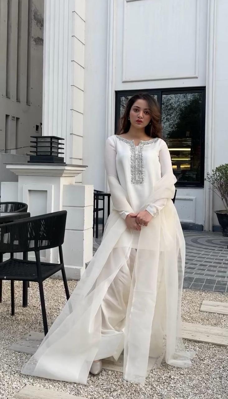 Eva Farshi Luxe Dream Collection