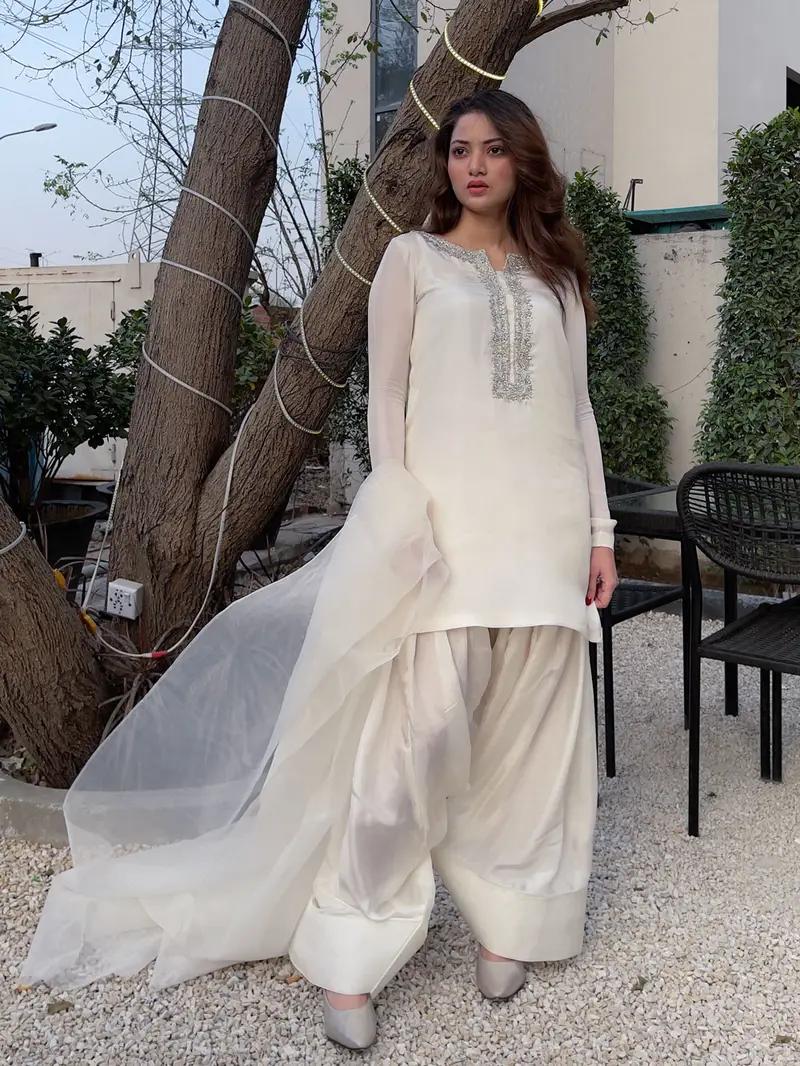 Eva Farshi Luxe Dream Collection