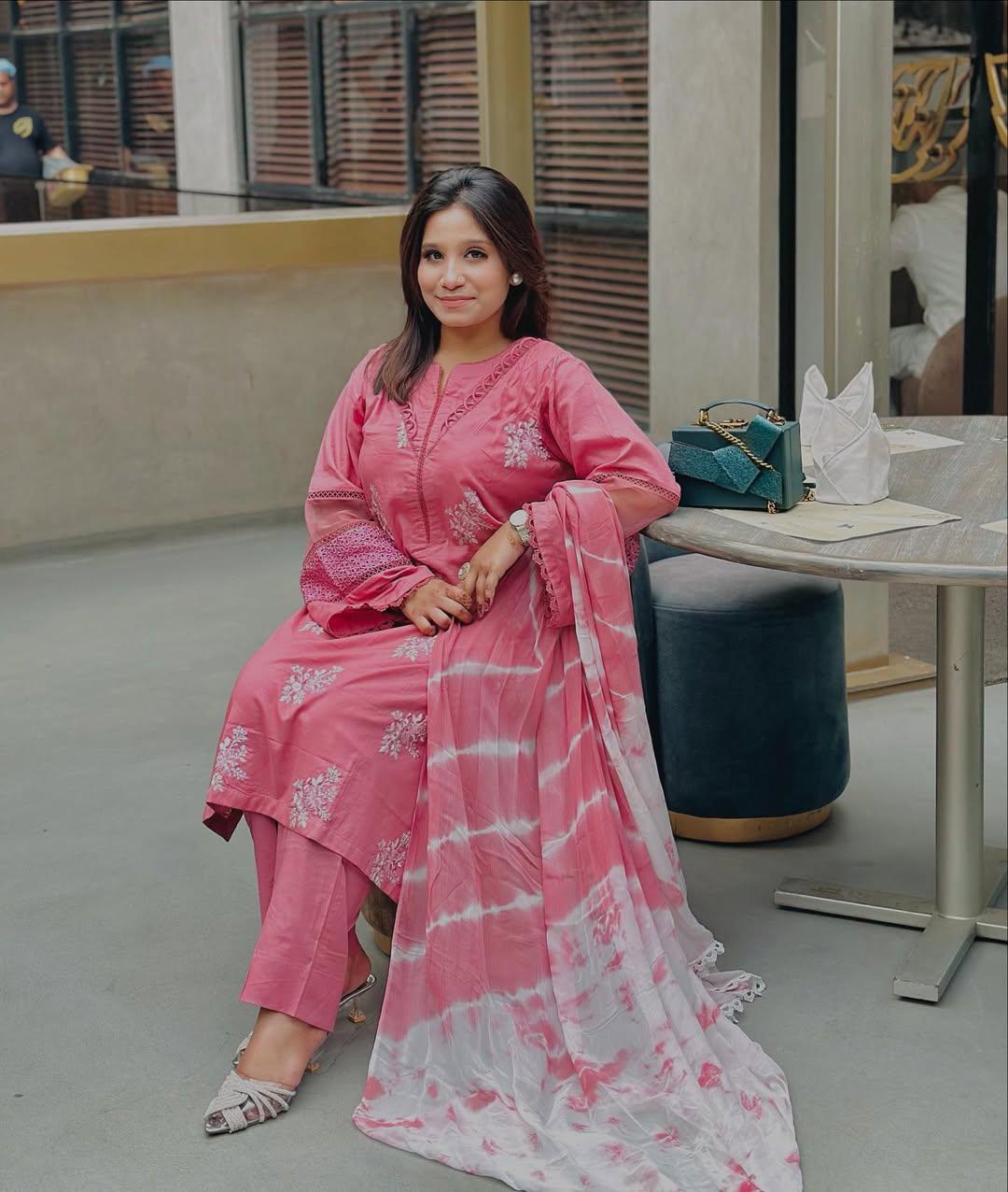 Roman Royale – Embroidered Silk Suit Set