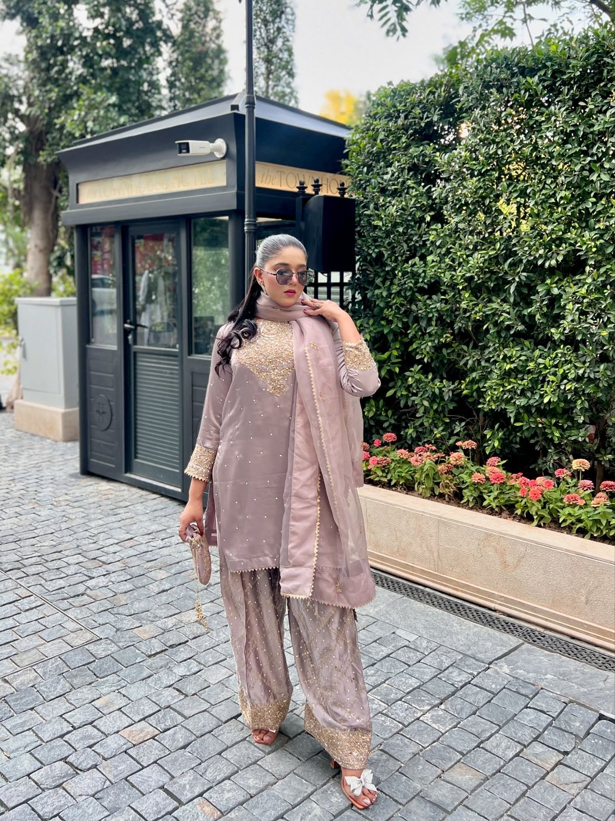 Noore Luxe – Mirror Embroidered Crepe Silk Kurti Set