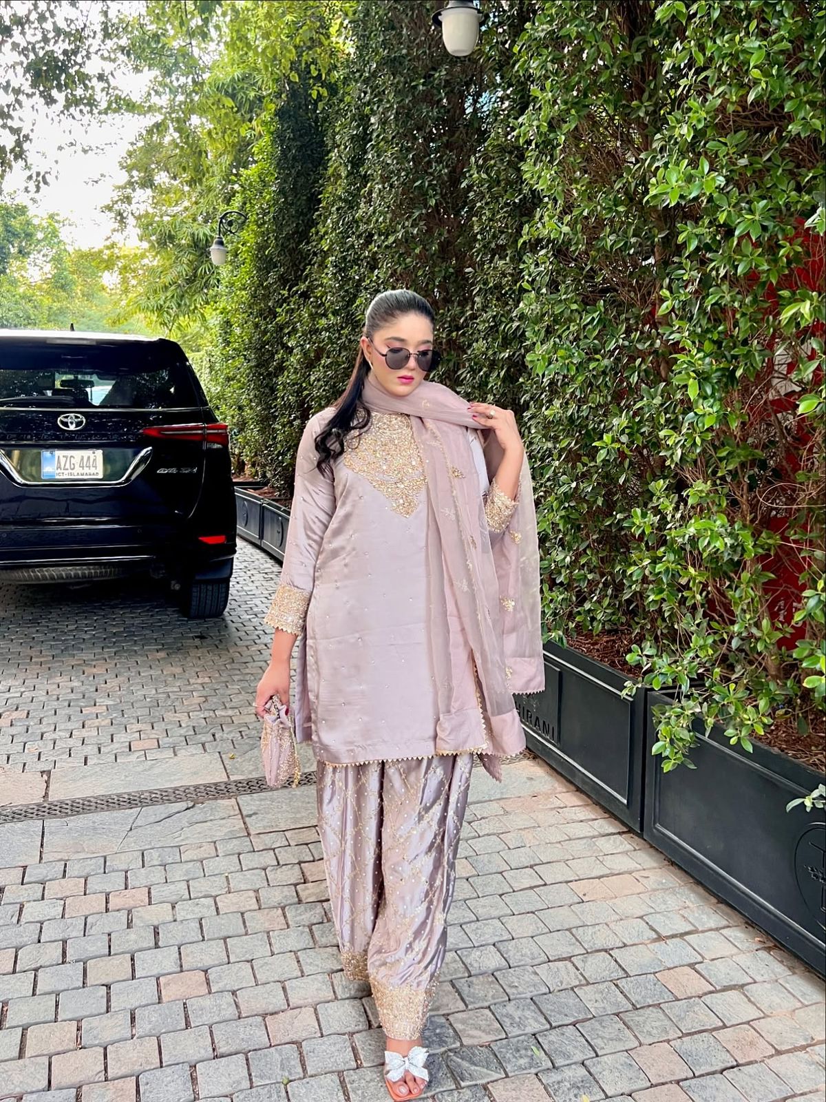 Noore Luxe – Mirror Embroidered Crepe Silk Kurti Set