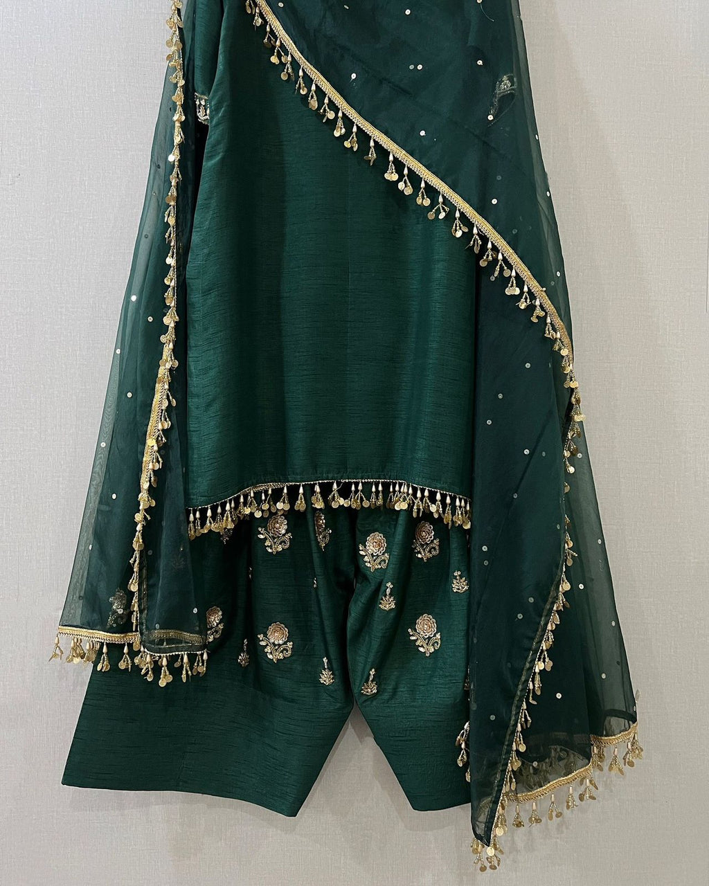 Zarqa Charm – Chinon Farshi Sequin Suit Set