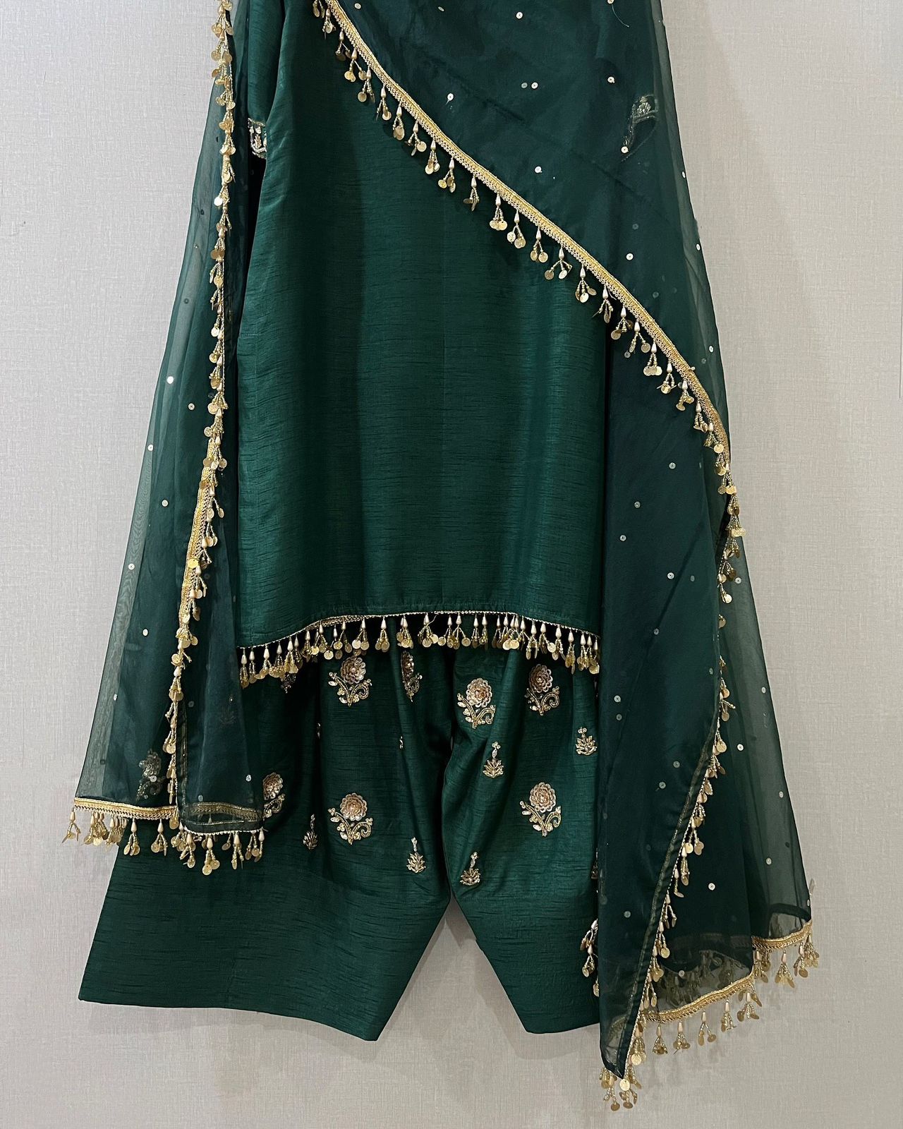 Zarqa Charm – Chinon Farshi Sequin Suit Set