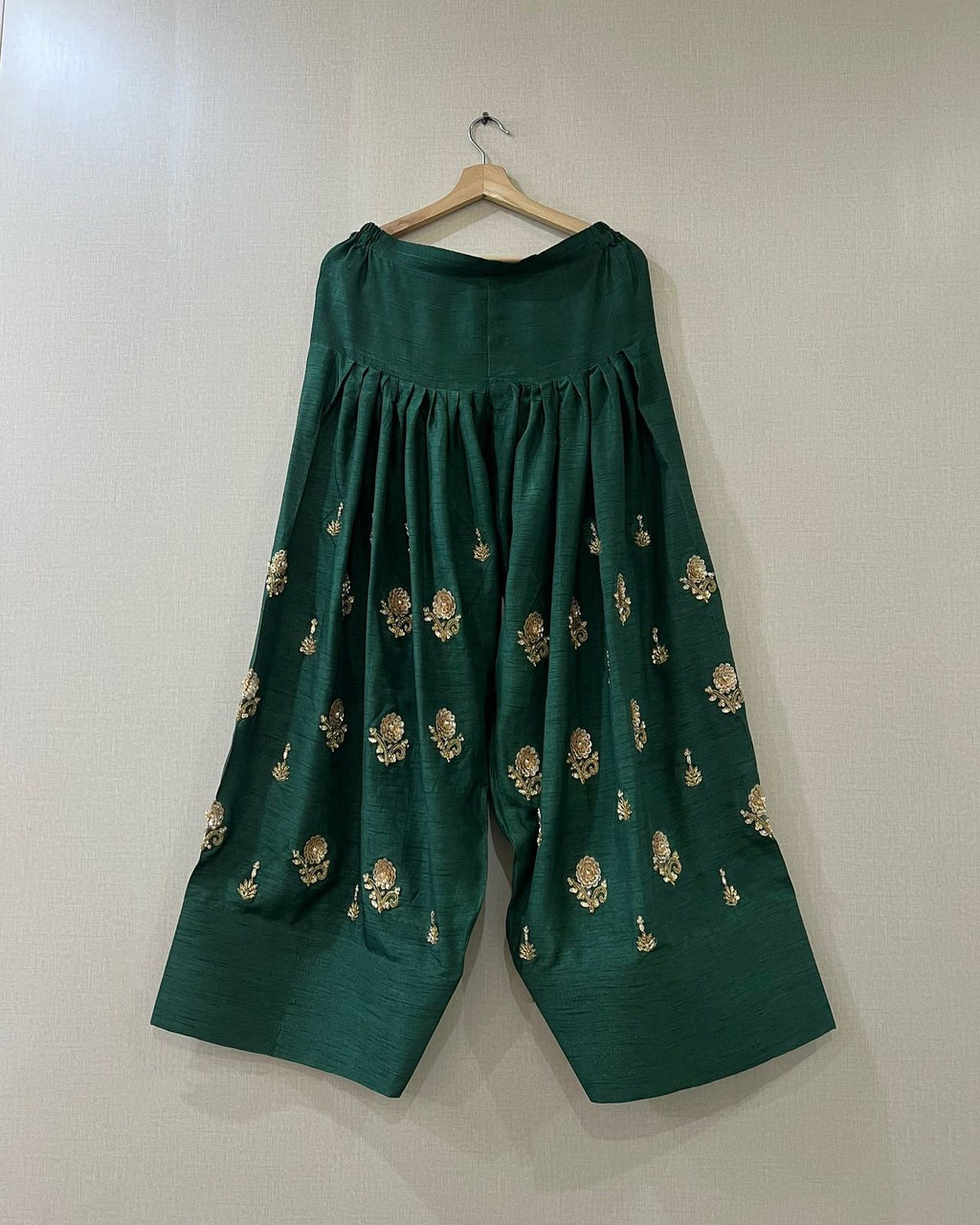 Zarqa Charm – Chinon Farshi Sequin Suit Set