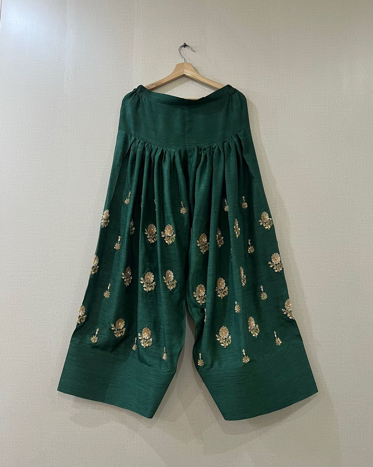 Zarqa Charm – Chinon Farshi Sequin Suit Set