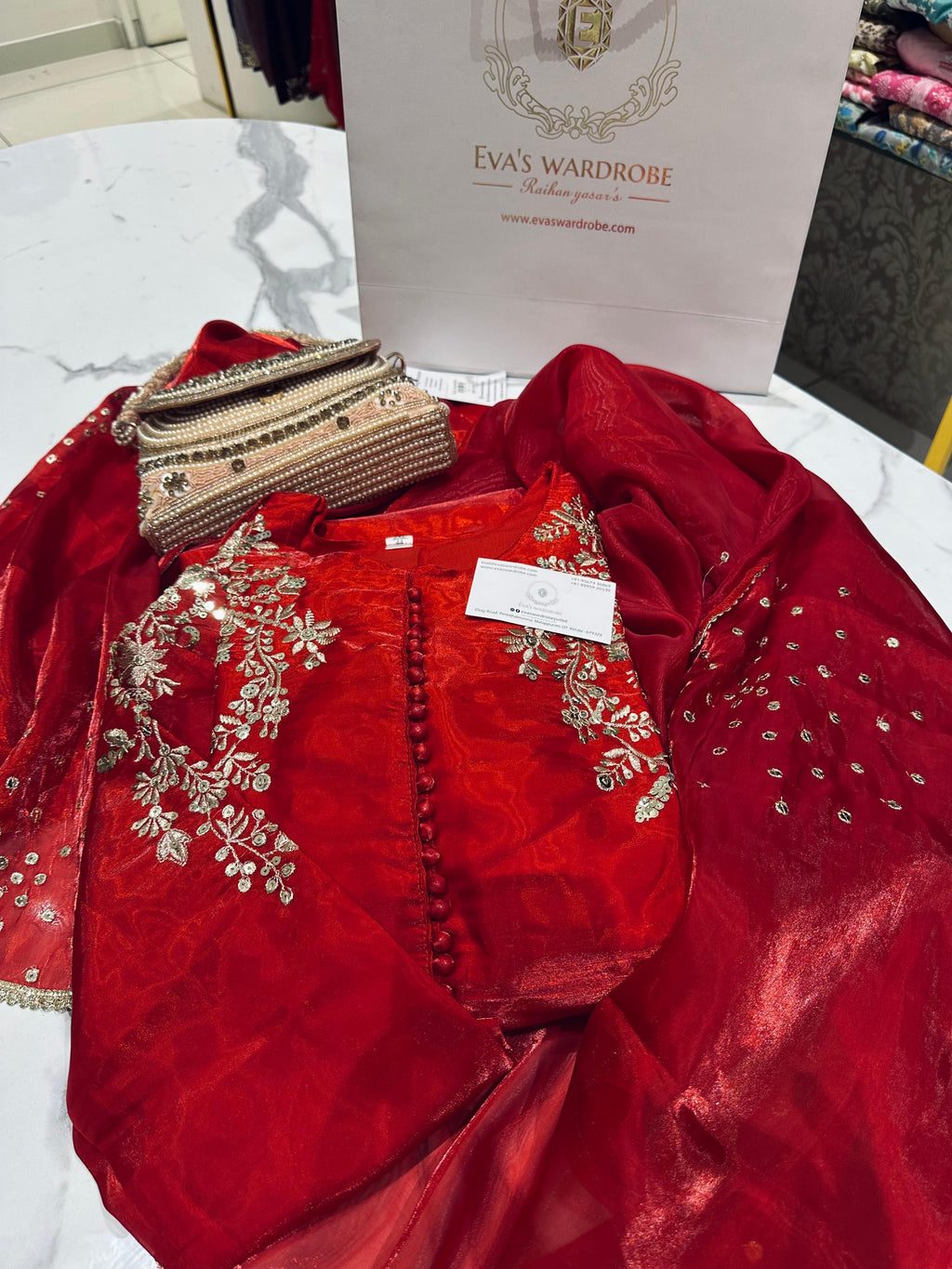 Ravisha – The Crimson Crown