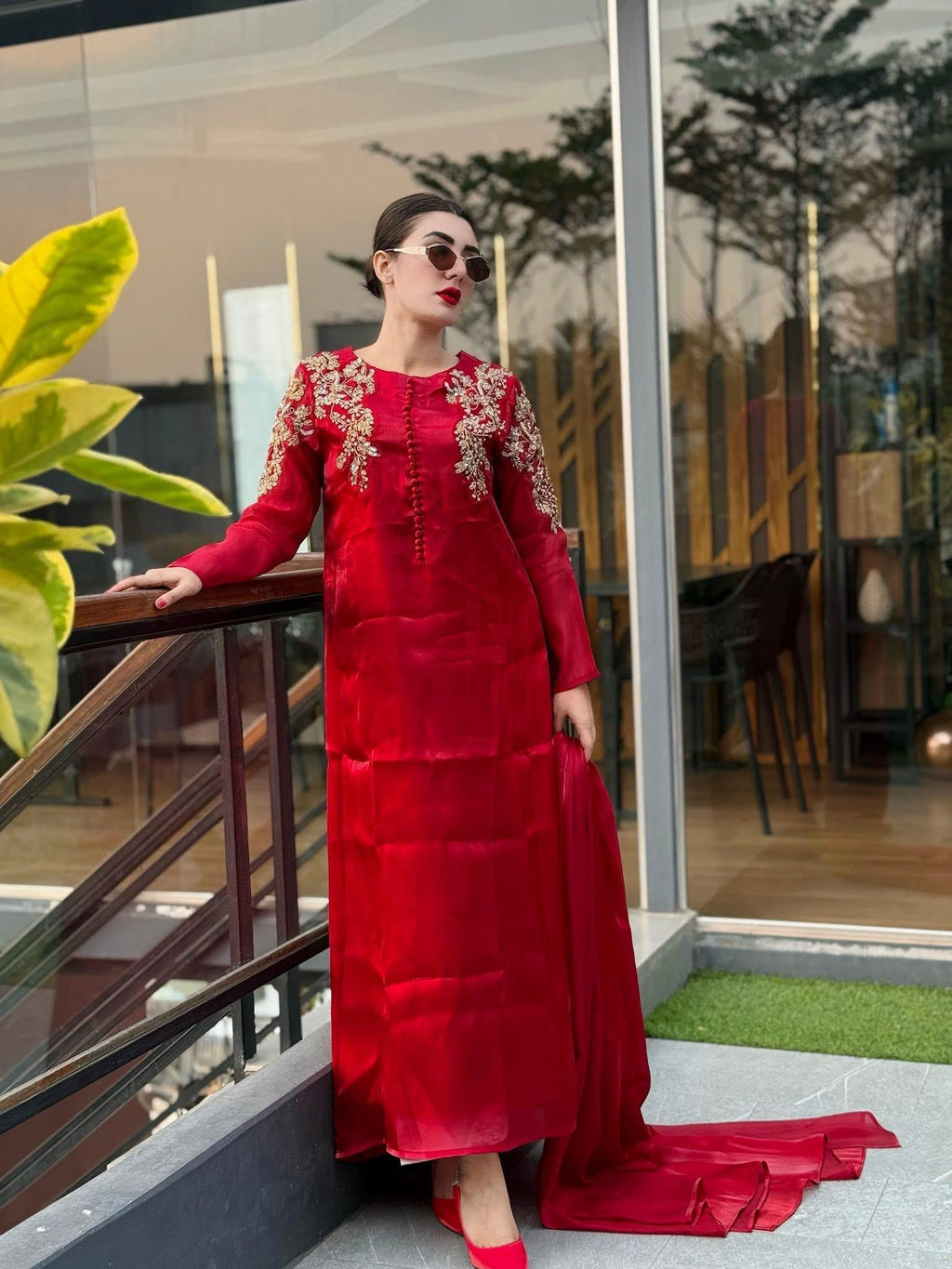 Ravisha – The Crimson Crown