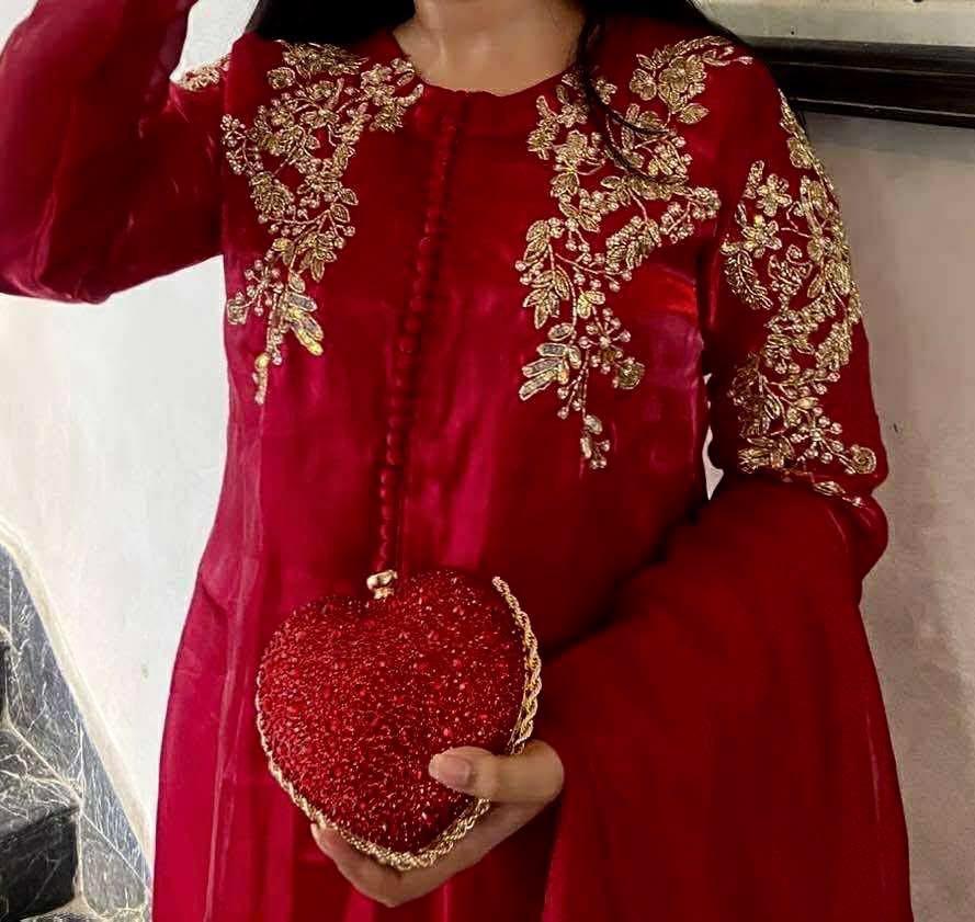 Ravisha – The Crimson Crown