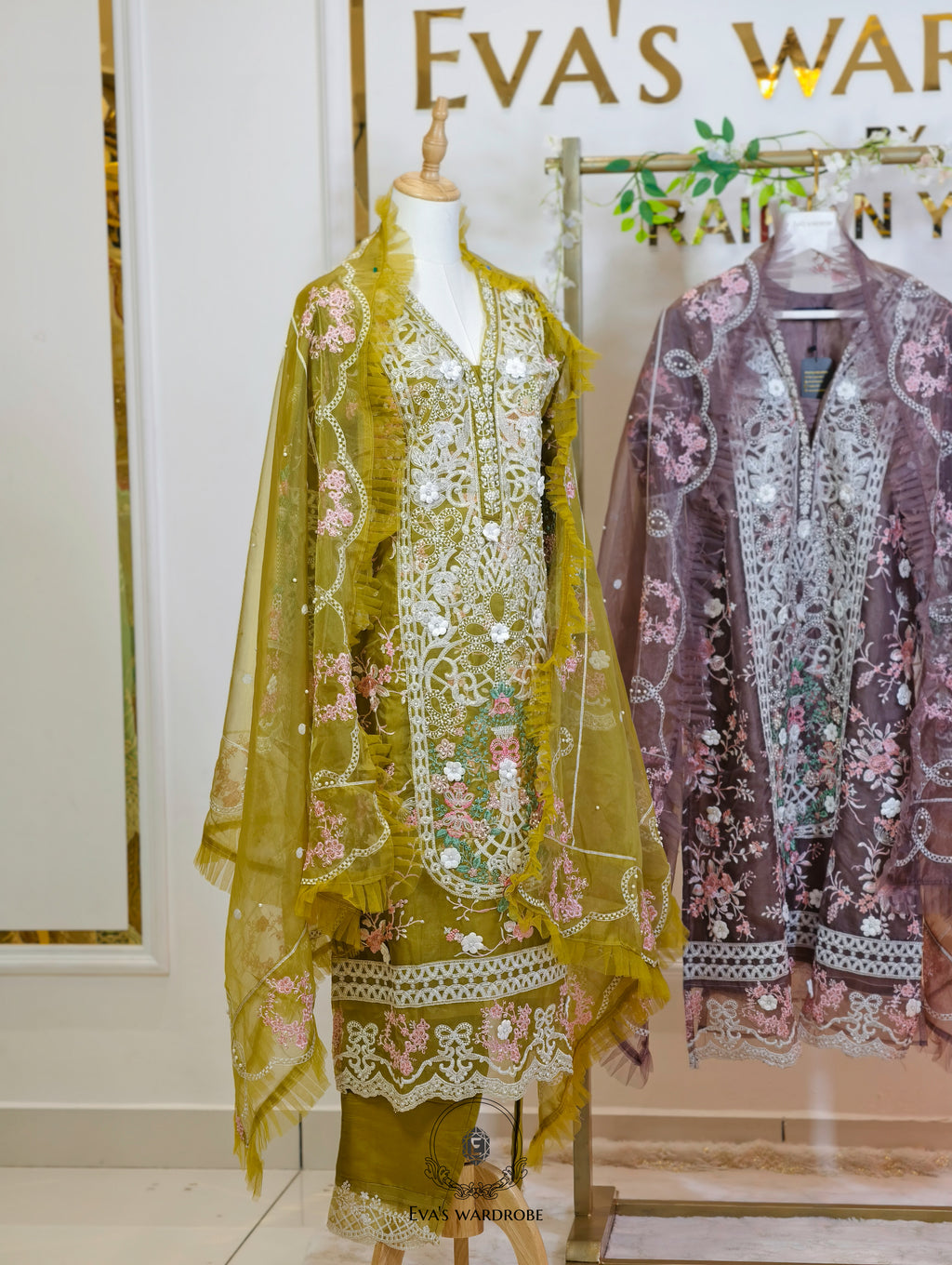 Women's Clothing Stores