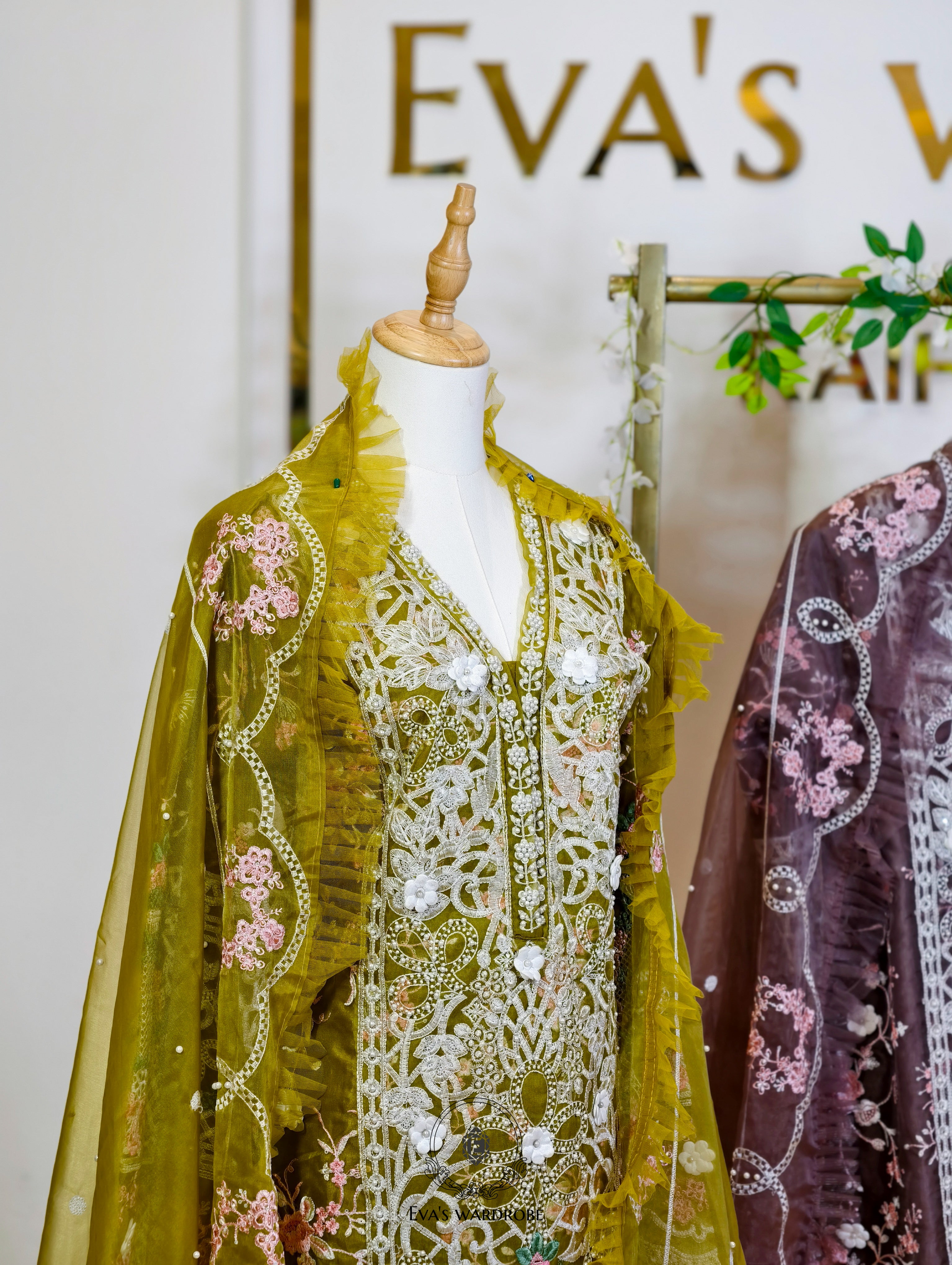 Women's Clothing Stores