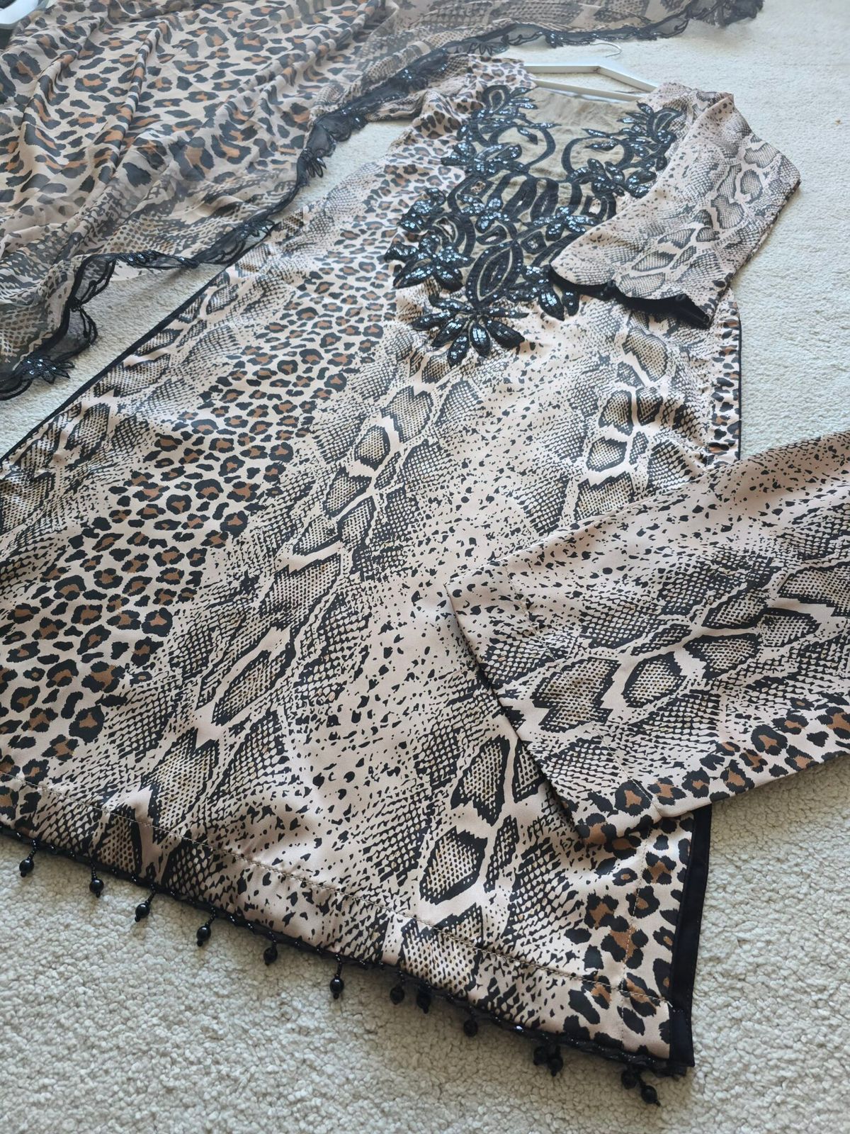 Elegance Kurti Set with Embroidered Neck & Lace-Edged Dupatta 4126