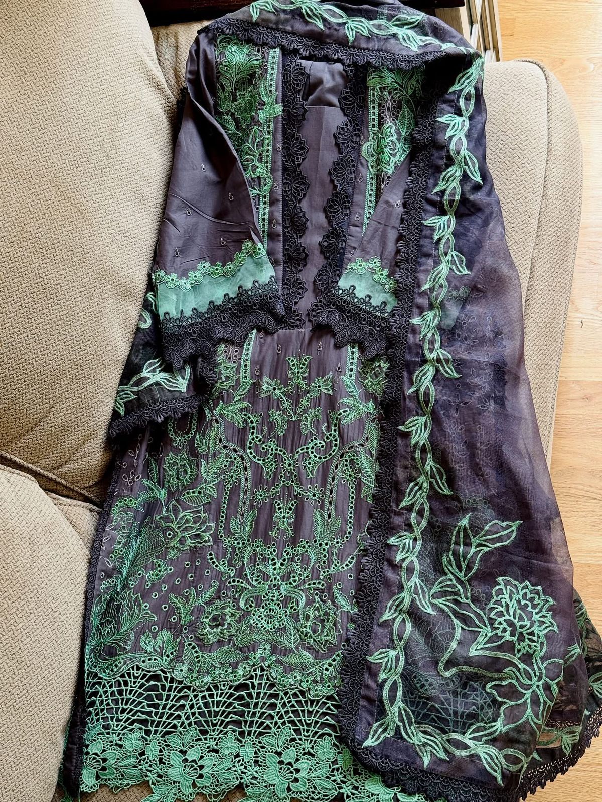 Pakistani Premium Bespoke Tailored Suit 003