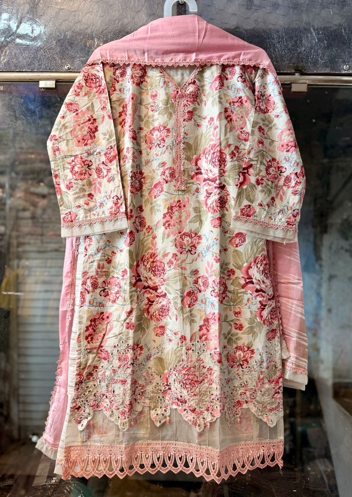 Elegant Pakistani Lawn Suit with Lace Accents & Designer Neckline 3701