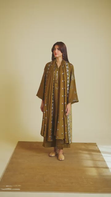 Evas Pakistani minimalistic casuals