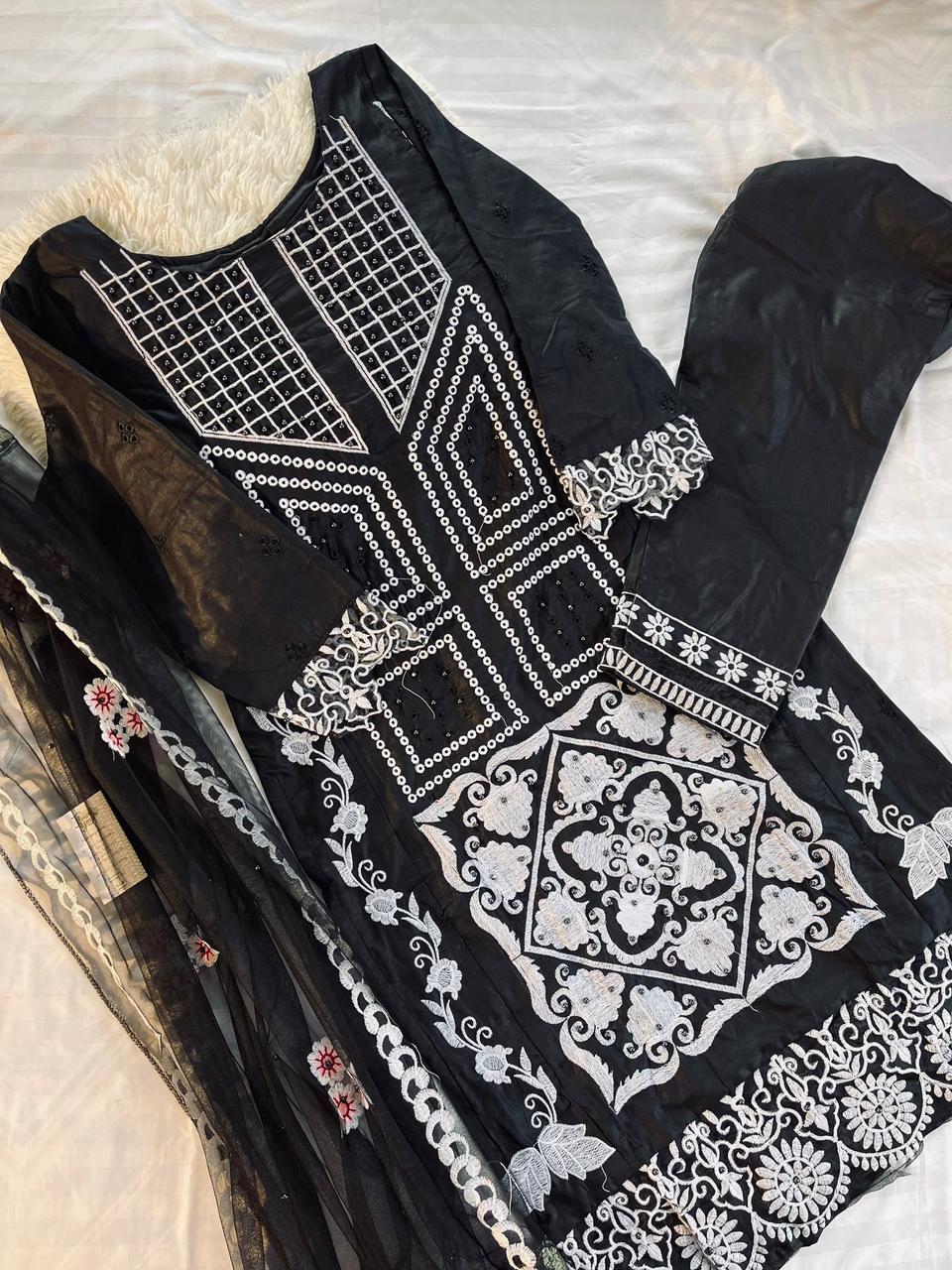 EVAS BLACK LAWN COTTON