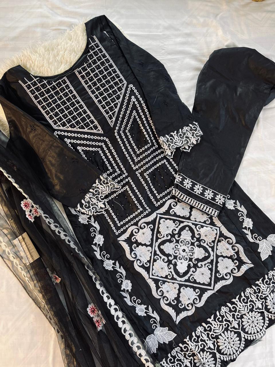 EVAS BLACK LAWN COTTON